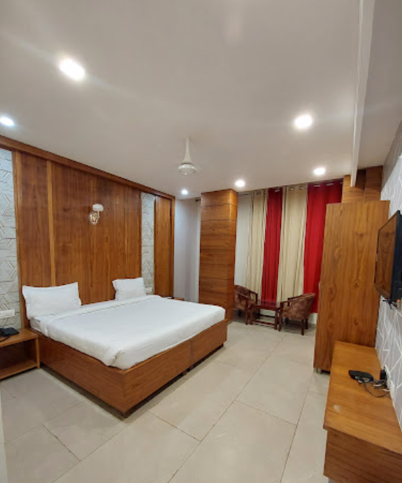 Hotel 67 Zirakpur | Deluxe Room